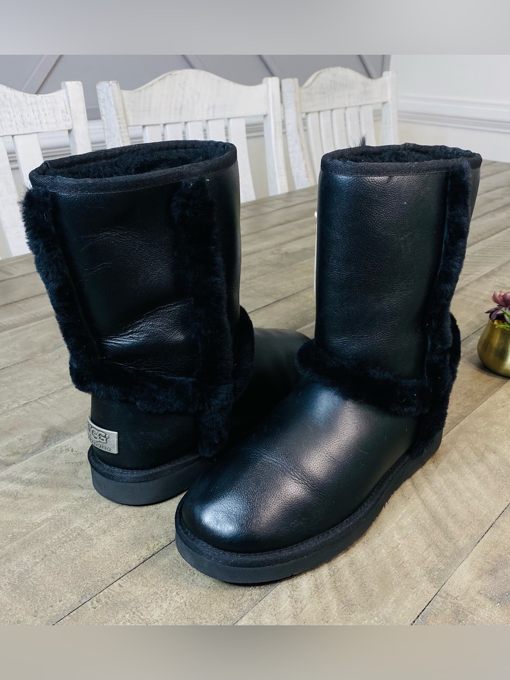 UGG Classic Short Black Leather Fur Trim Winter Boots Size 10